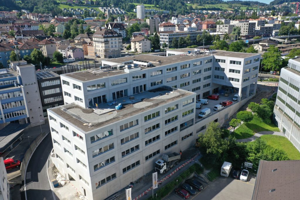Geschäftshaus, Vier Winkel – Bild 2
